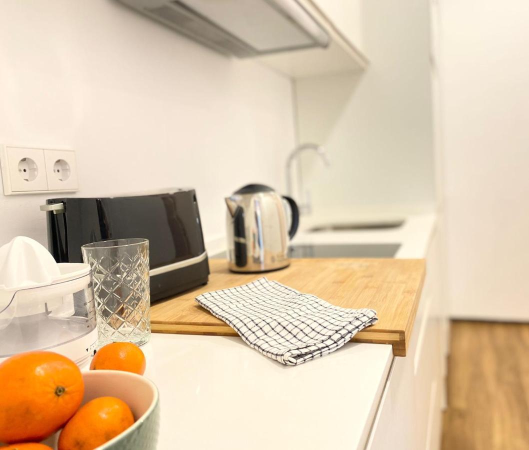 Magnificent Double Bedroom Apartment At Santa Cruz Siviglia Esterno foto