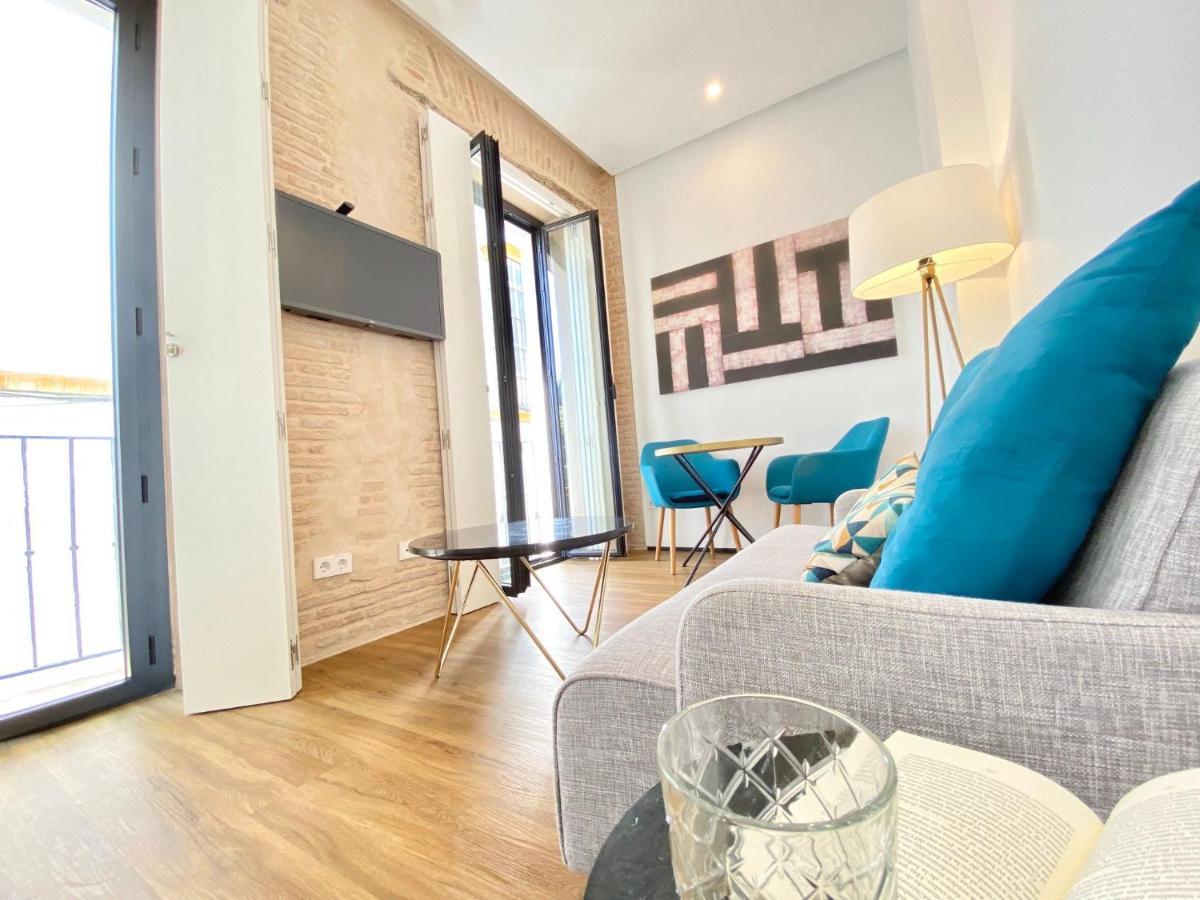 Magnificent Double Bedroom Apartment At Santa Cruz Siviglia Esterno foto